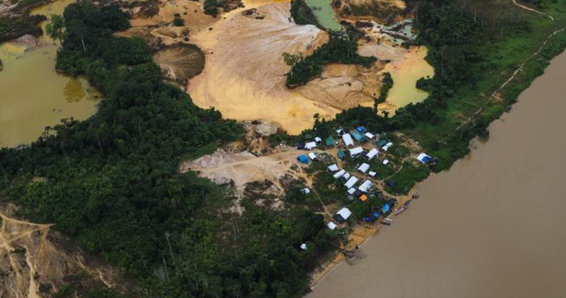 Garimpo ilegal explode em território ianomâmi e ameaça indígenas