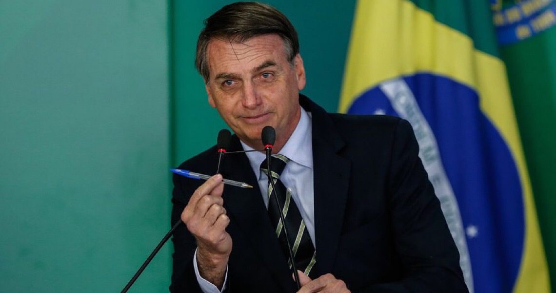 Bolsonaro reclama de gravação de conversa por Kajuru e cobra autorização judicial