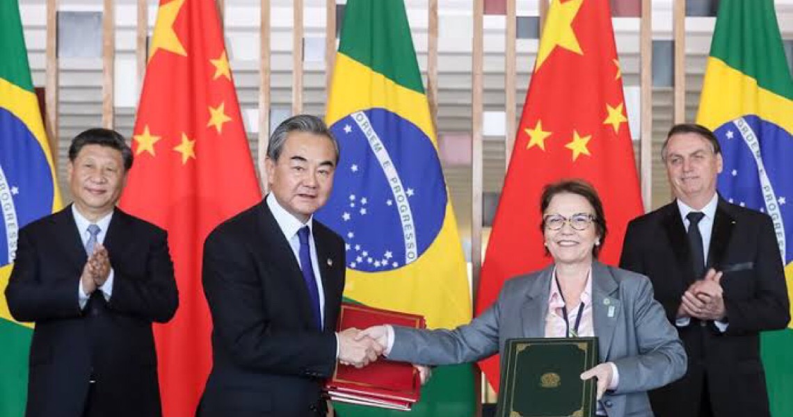 China quer trabalhar com o Brasil para promover parceria estratégica abrangente, diz chanceler chinês
