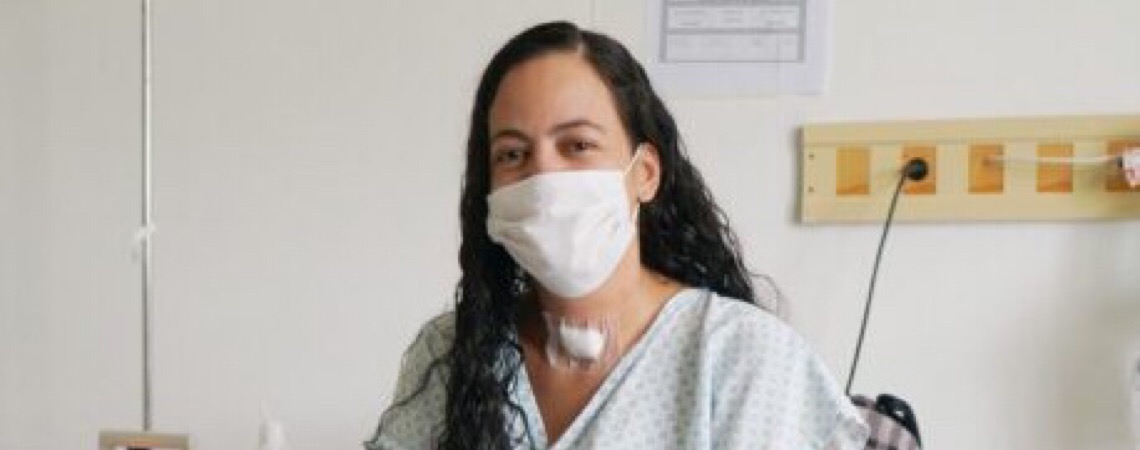 Após 22 dias do parto, mãe curada de covid-19 no DF vê filho pela primeira vez