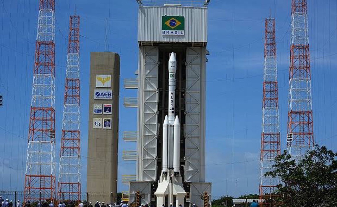 Governo brasileiro cria programa de construção de satélites para monitorar clima