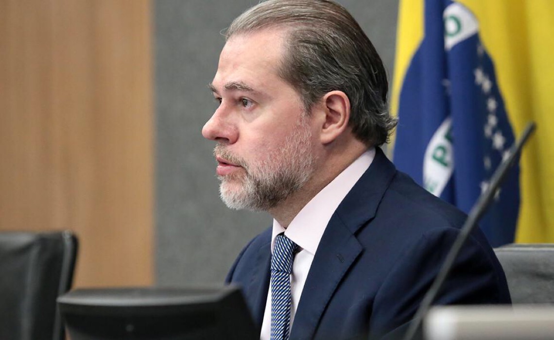 Líderes de 12 partidos assinam nota de apoio a Dias Toffoli