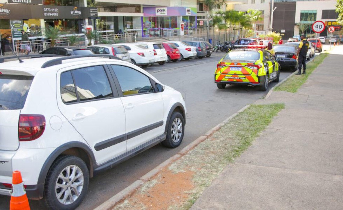 Ei, você: Não estacione em local proibido!