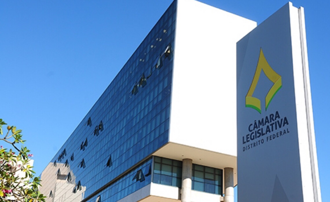 Deputados distritais reclamam do atraso na vacinação contra a Covid-19 no DF