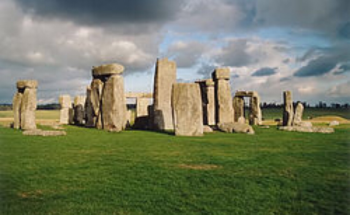 Homem apresenta possível explicação para construção de Stonehenge