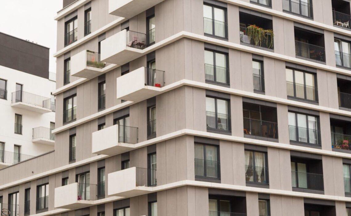 A adoção do home office provoca uma alta no mercado imobiliário de alto padrão