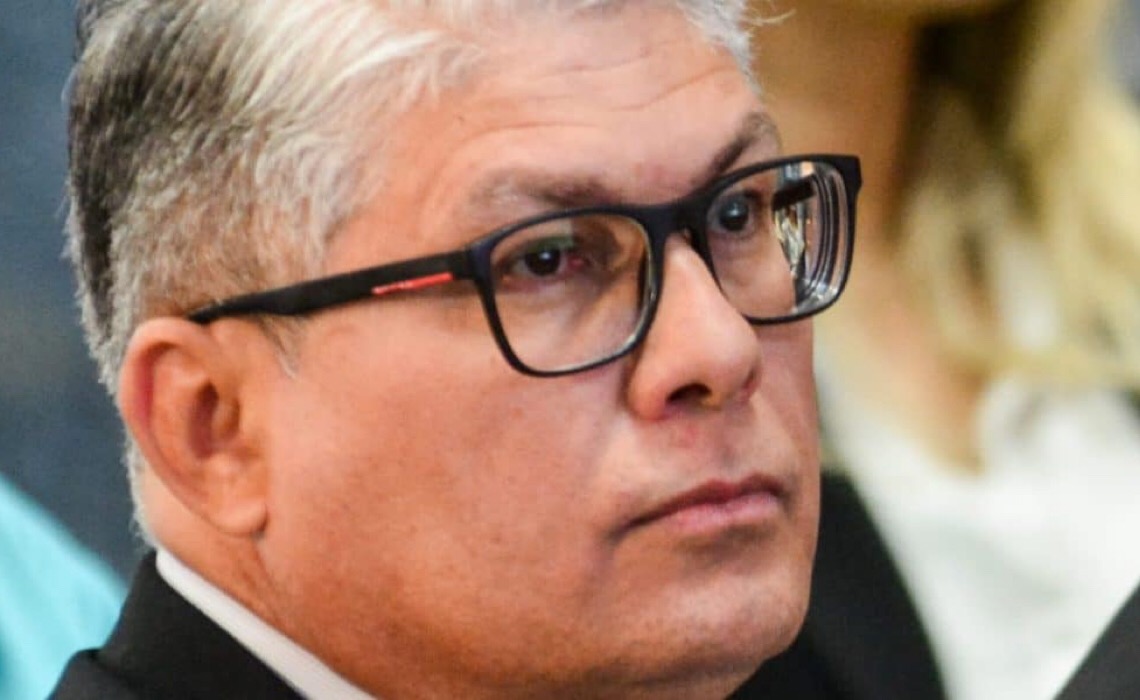 Tornozeleira não pesa na consciência de Chico