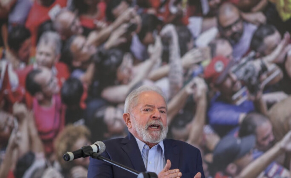 Receita acusa Lula de cometer crimes de sonegação, fraude e conluio