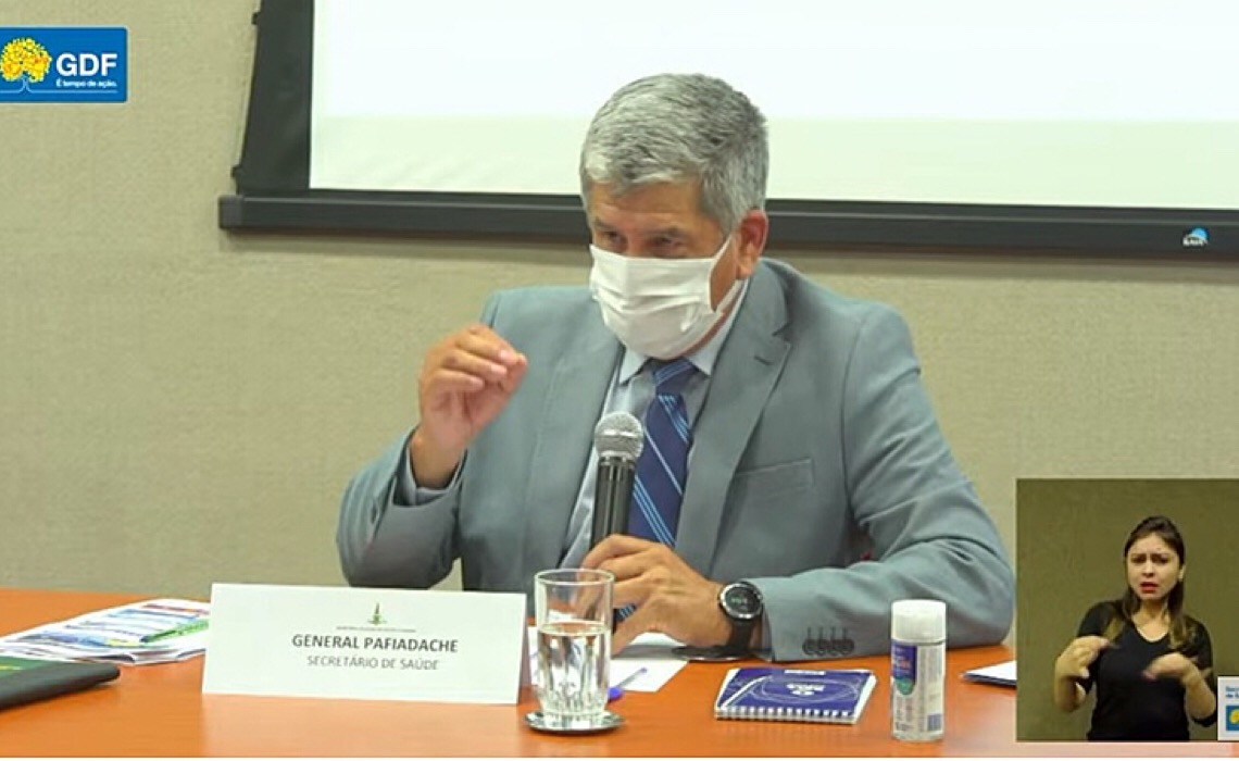 Distrito Federal vai manter vacinação de adolescentes com Pfizer