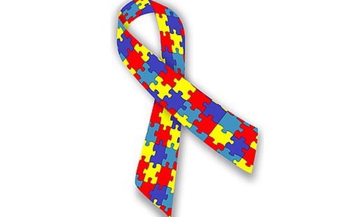 Distrito Federal garante atendimento prioritário para pessoas com autismo
