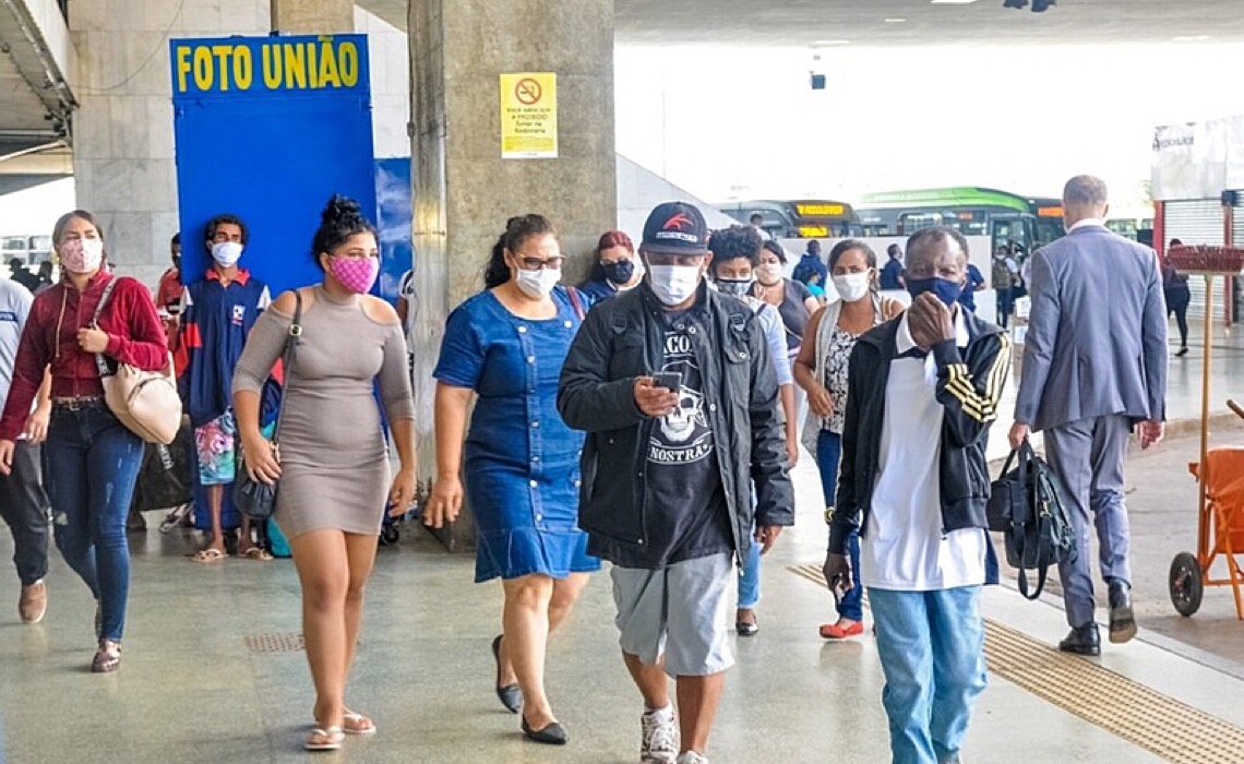 Infectologista fala de medidas preventivas contra variante Delta, cepa predominante no DF