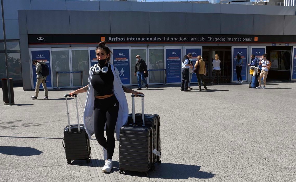 Argentina reabre fronteiras aéreas para turistas brasileiros