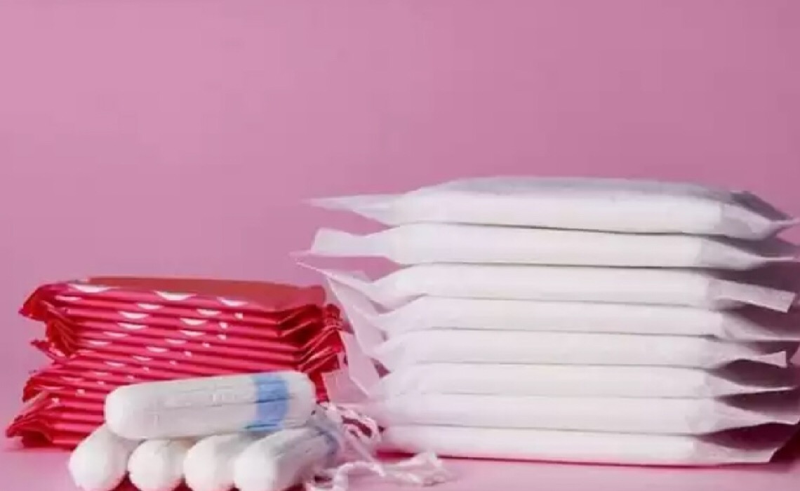 Distribuição de absorventes faz cair evasão escolar