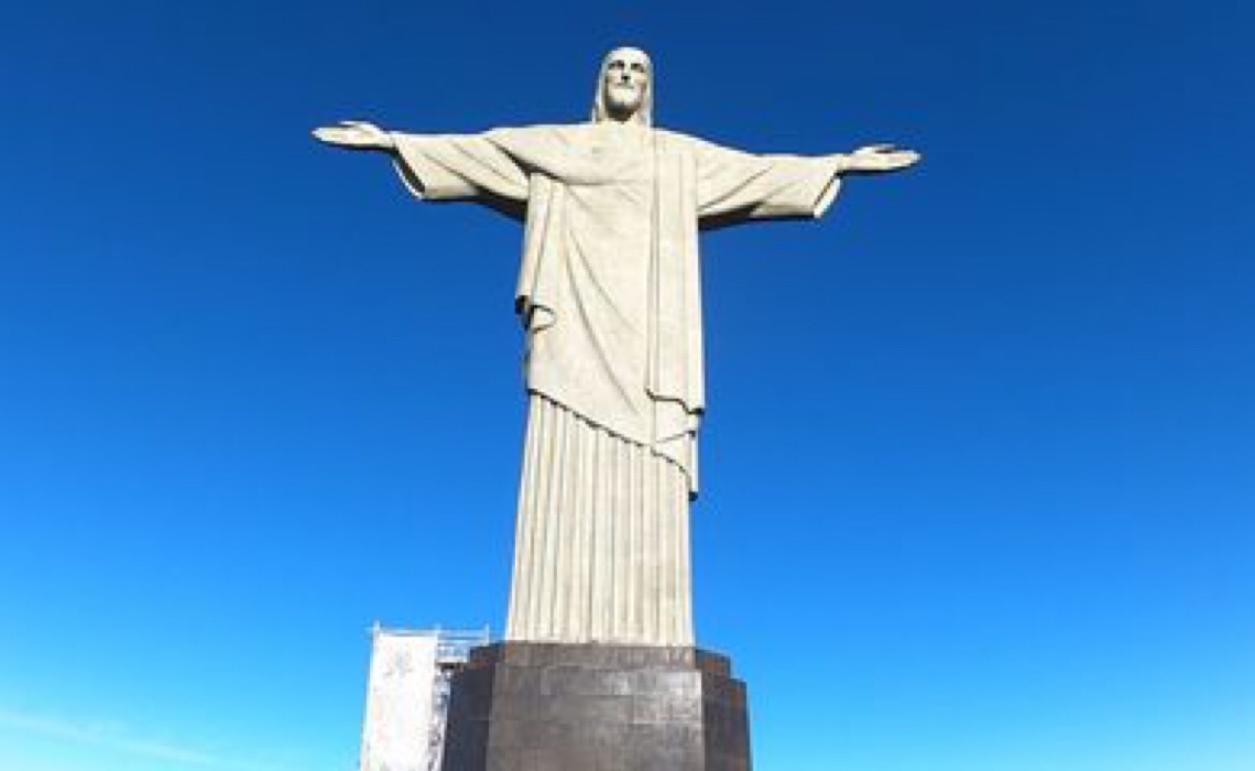Aos 90 anos, o Cristo Redentor 'convalesce' da Covid-19