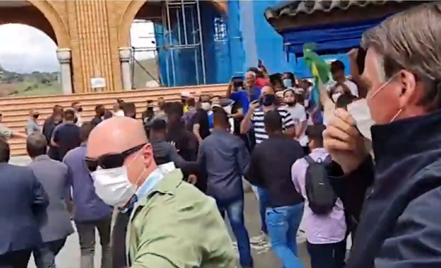 Em vídeo: Bolsonaro é vaiado em Aparecida: 