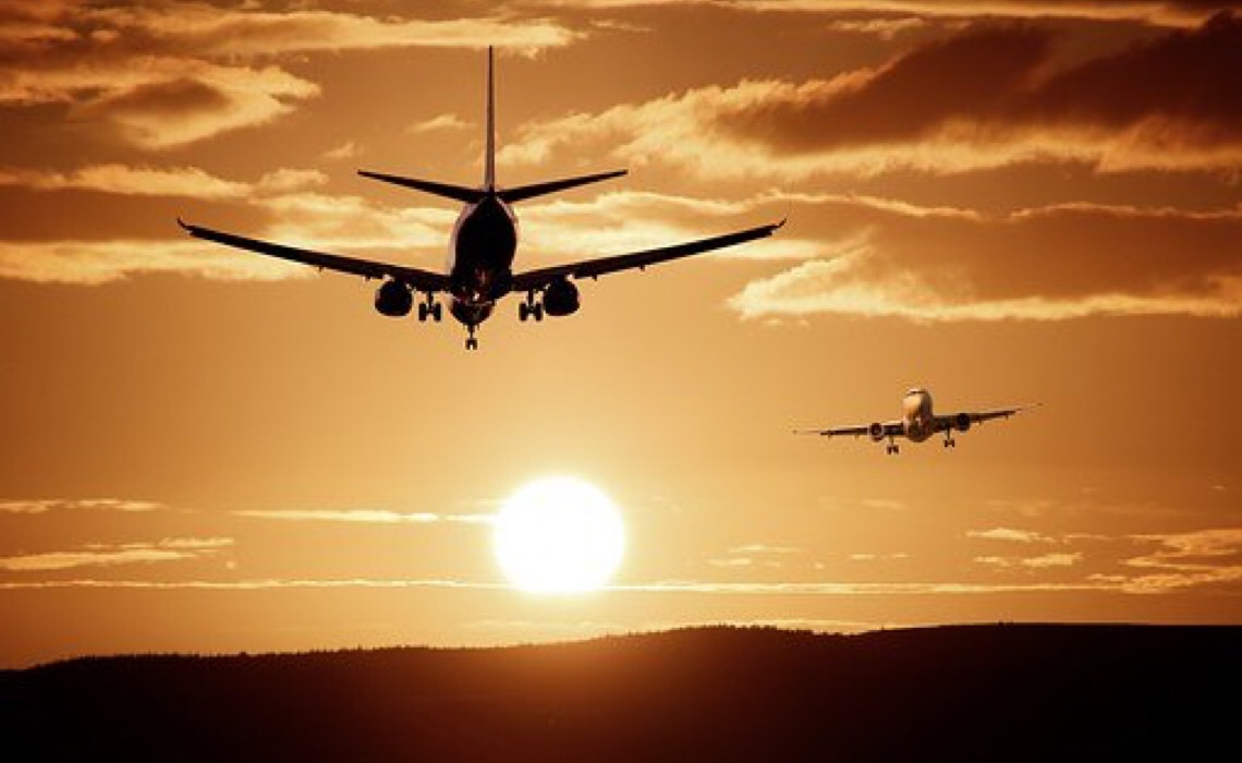 Preço de passagens aéreas sobe 56,8% em 12 meses e frustra planos de viagem