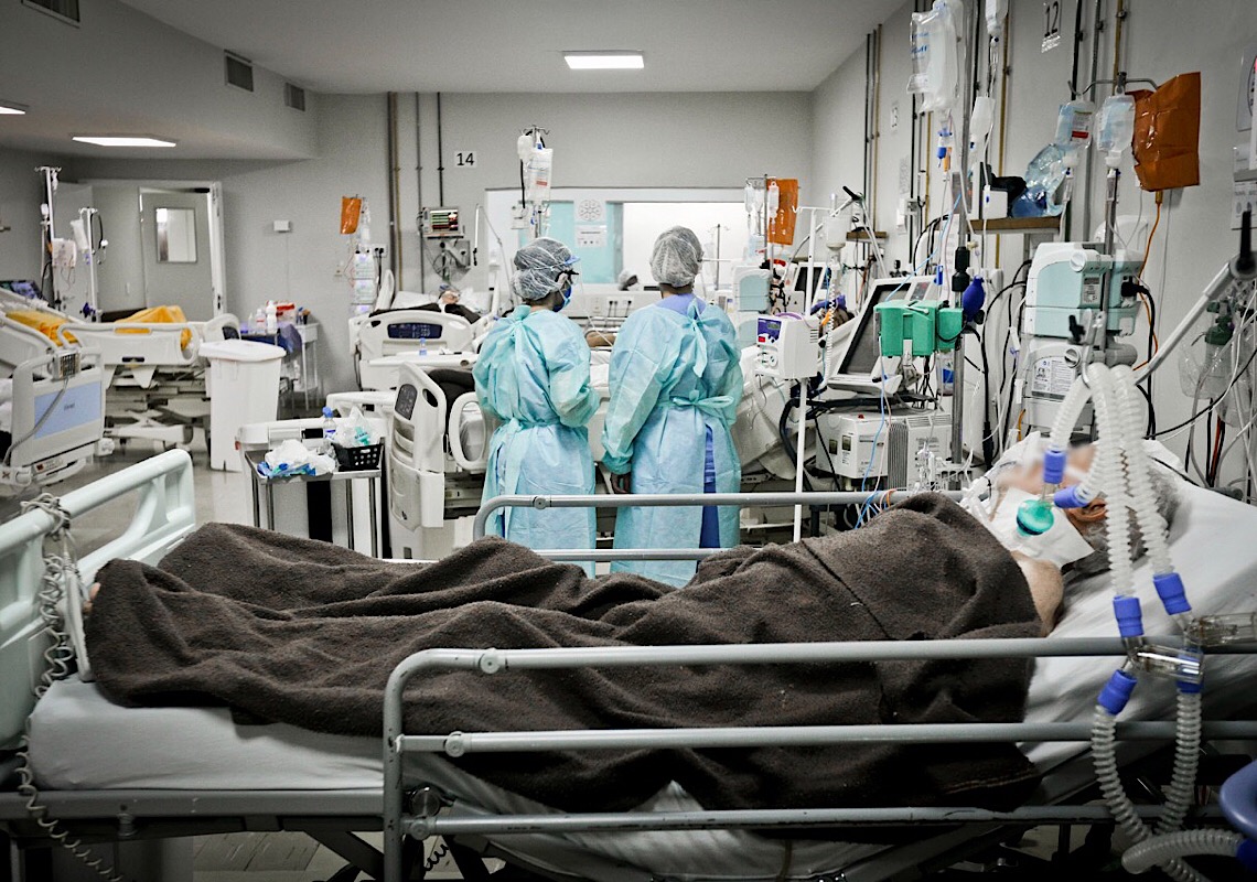 Pacientes que não tomaram a vacina são maioria nos hospitais de campanha do DF
