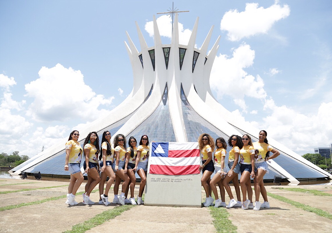 Brasília se transforma na capital da “noiva caipira”