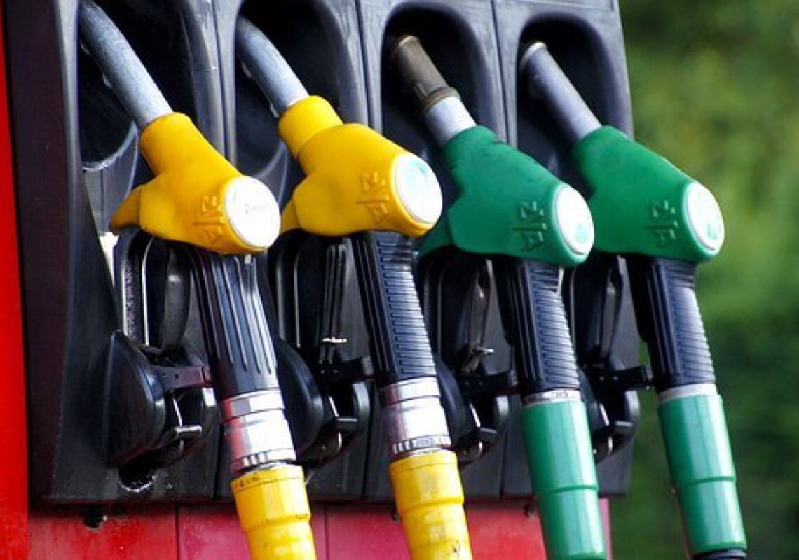 Alto preço do combustível é 'puxado' pelo preço do barril do petróleo