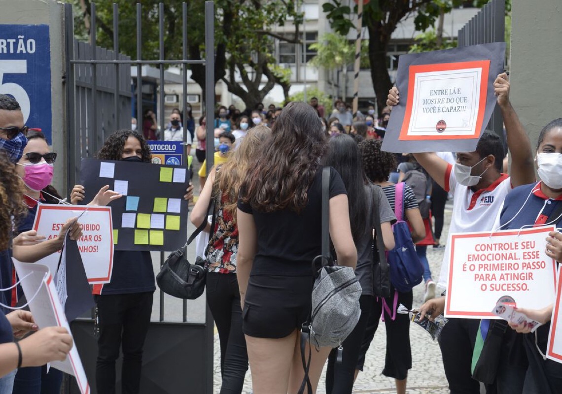 Enem: Estudantes com Covid-19 podem pedir reaplicação da prova