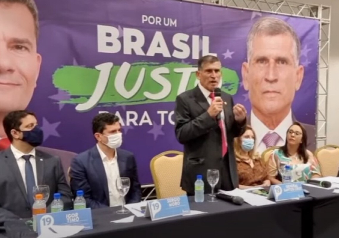 Grupo de WhatsApp simboliza apoio de cúpula militar a Sérgio Moro