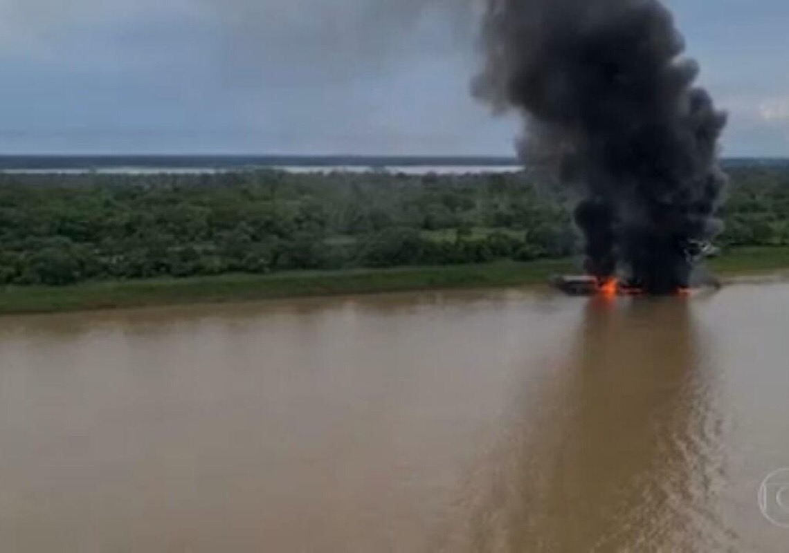 Operação contra balsas de garimpo no Rio Madeira destruiu 131 dragas