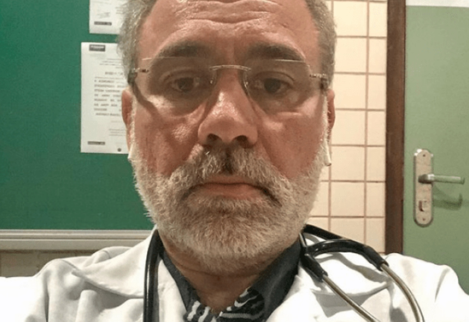 Queiroga, mais uma vez, pede pra sair!