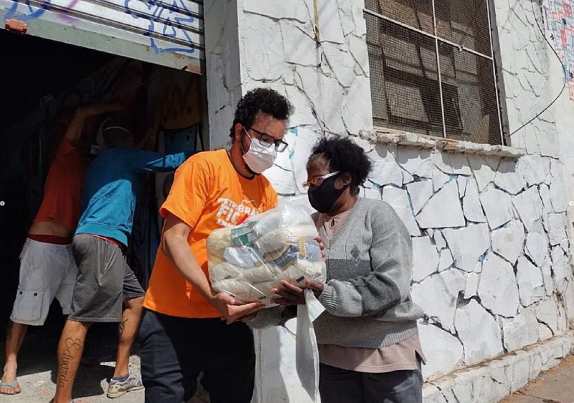 Solidariedade e mobilizações de rua marcam o ano de 2021