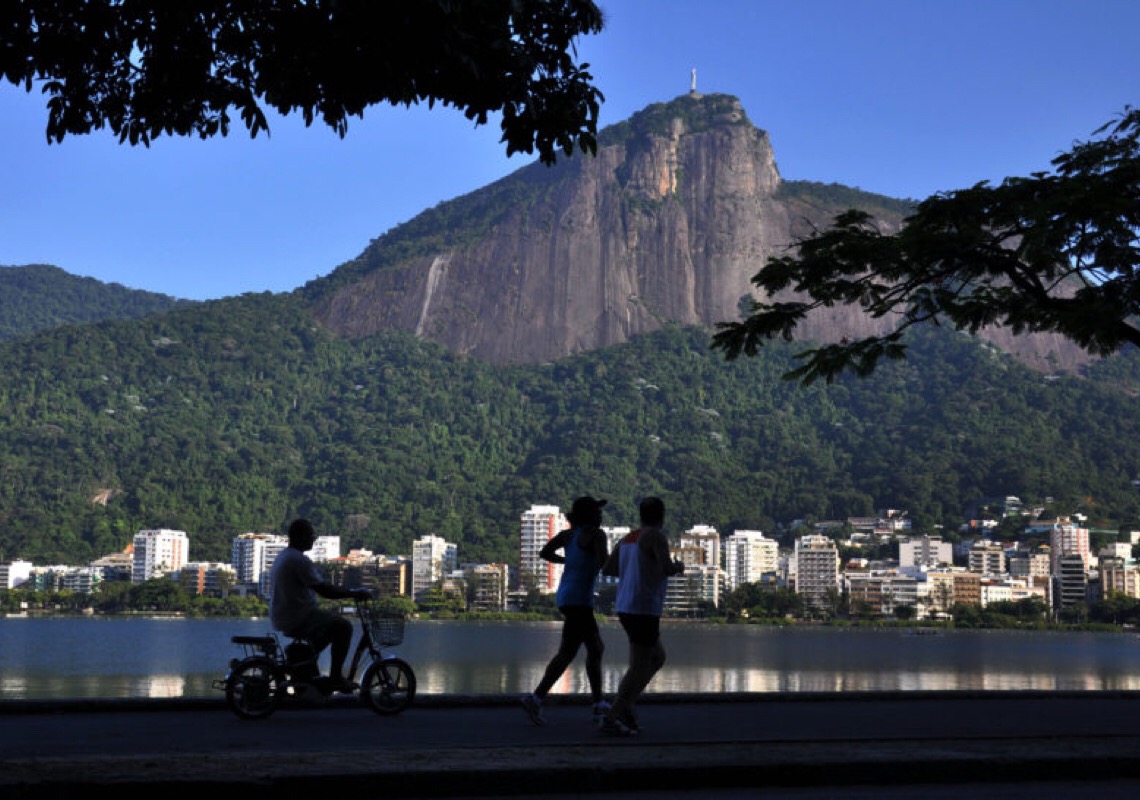 Estado do RJ tem 43 casos suspeitos de Ômicron sob investigação