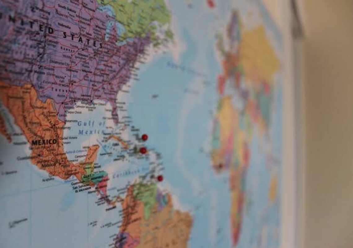 Variante Ômicron piora expectativas de economistas para a economia global em 2022