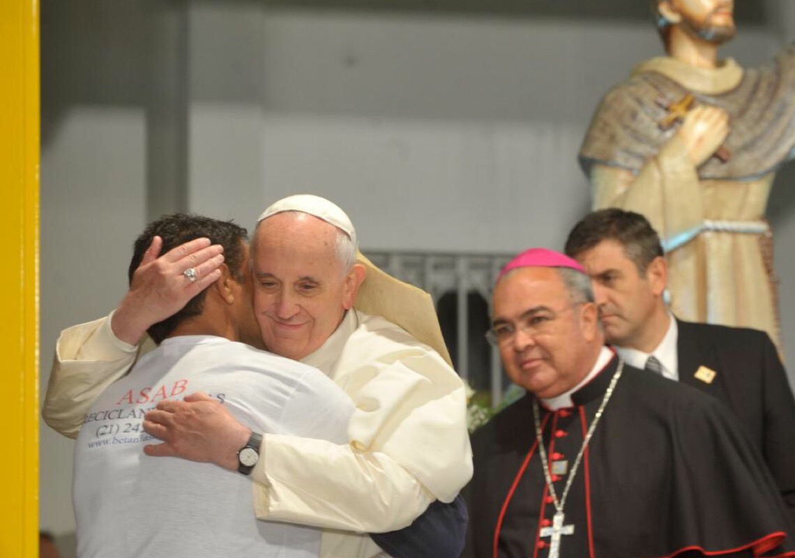 Em mensagem de Ano Novo, papa pede paz e condena violência contra mulher