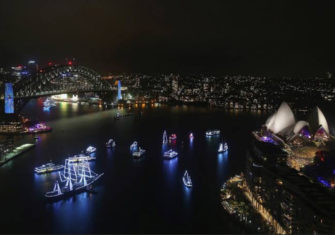 Austrália tem recorde de casos da Covid, mas mantém abertura econômica