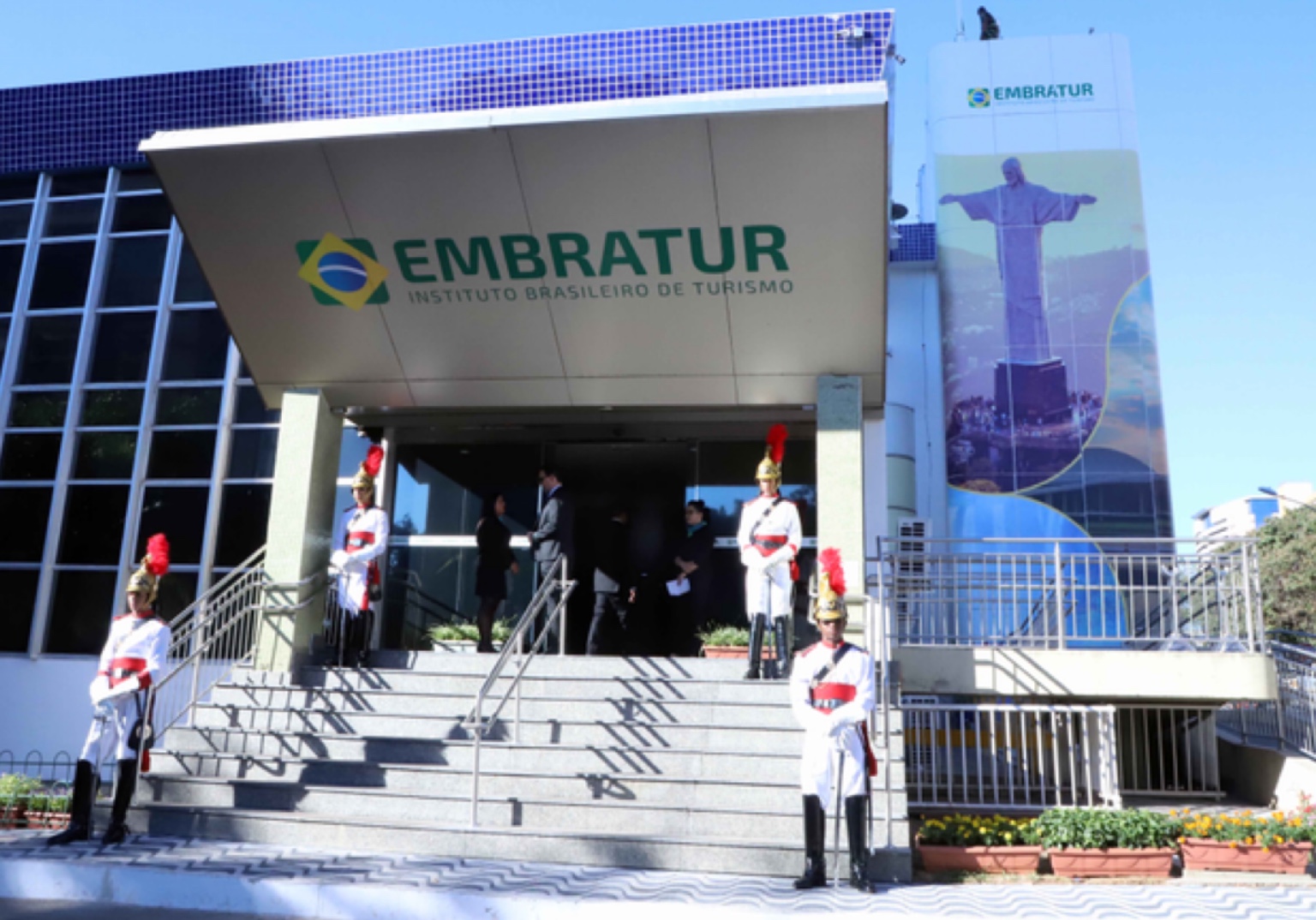 Ministério do Turismo alerta para tentativa de golpe em nome da Embratur