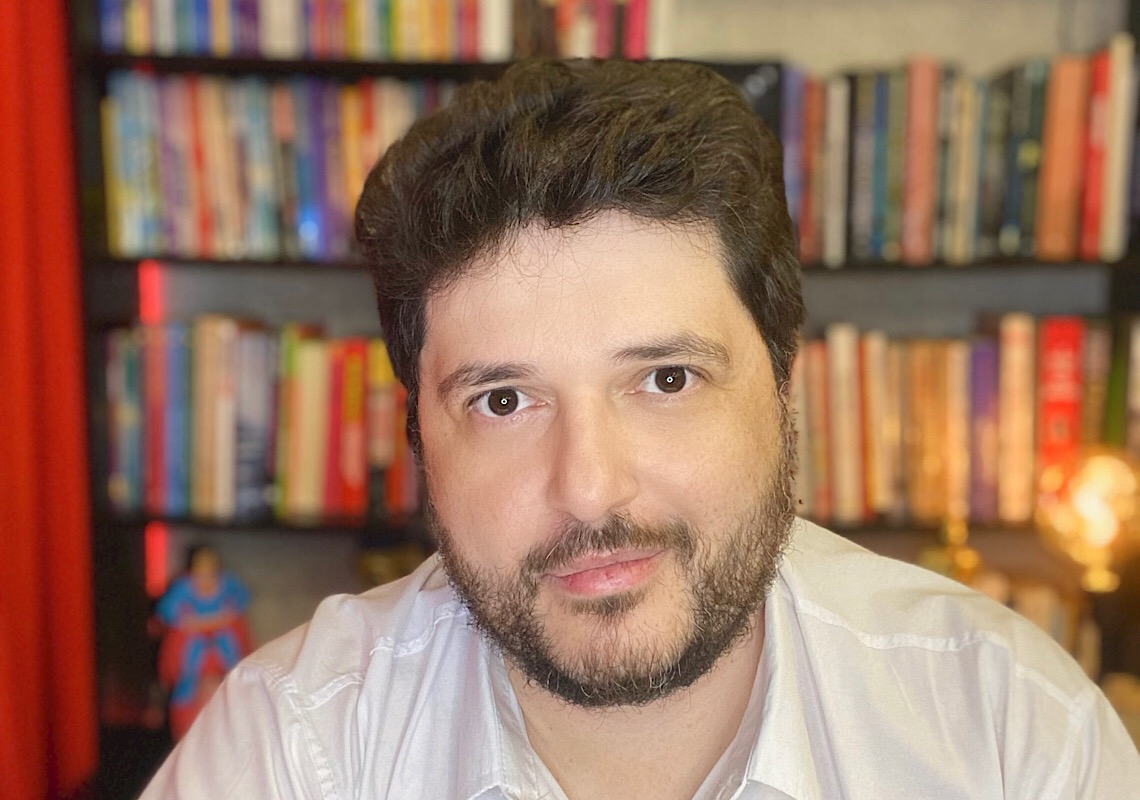 "Somos todos seres humanos incompletos e imperfeitos", diz escritor LGBT