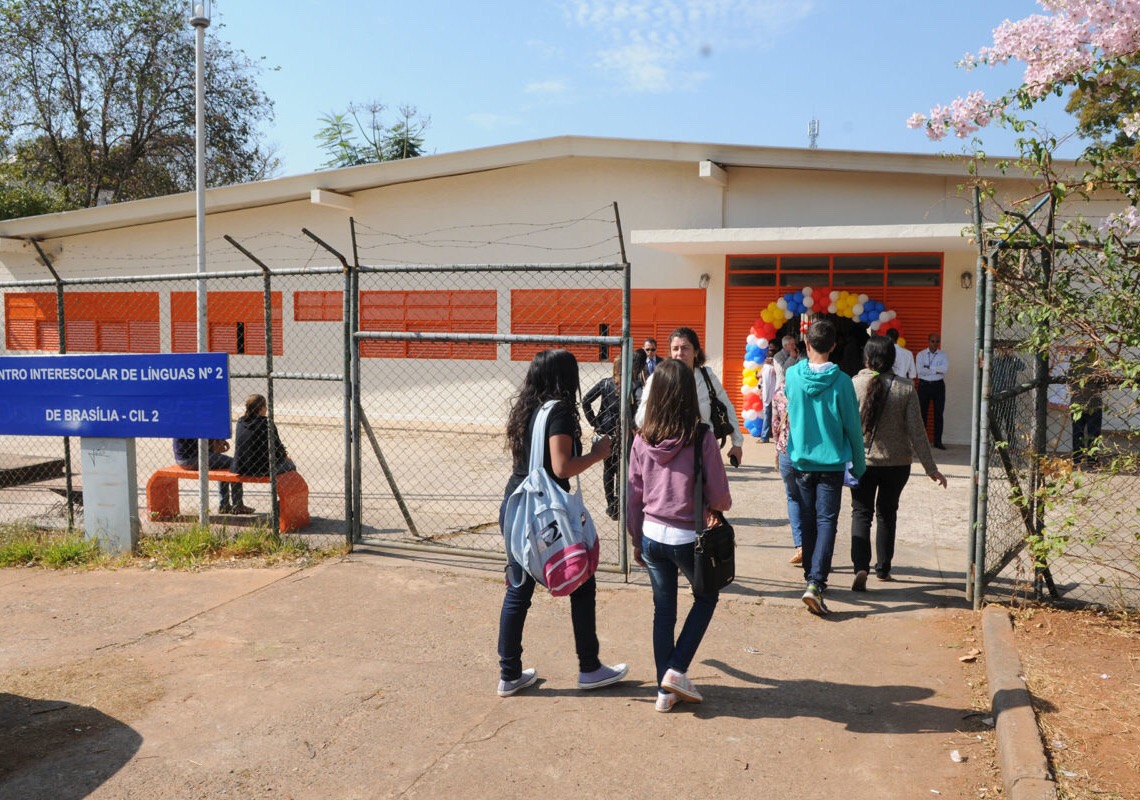 Divulgada segunda chamada para os centros de línguas