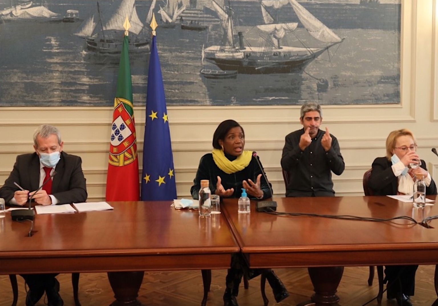 Pessoas em isolamento em Portugal poderão votar no dia 30 de janeiro