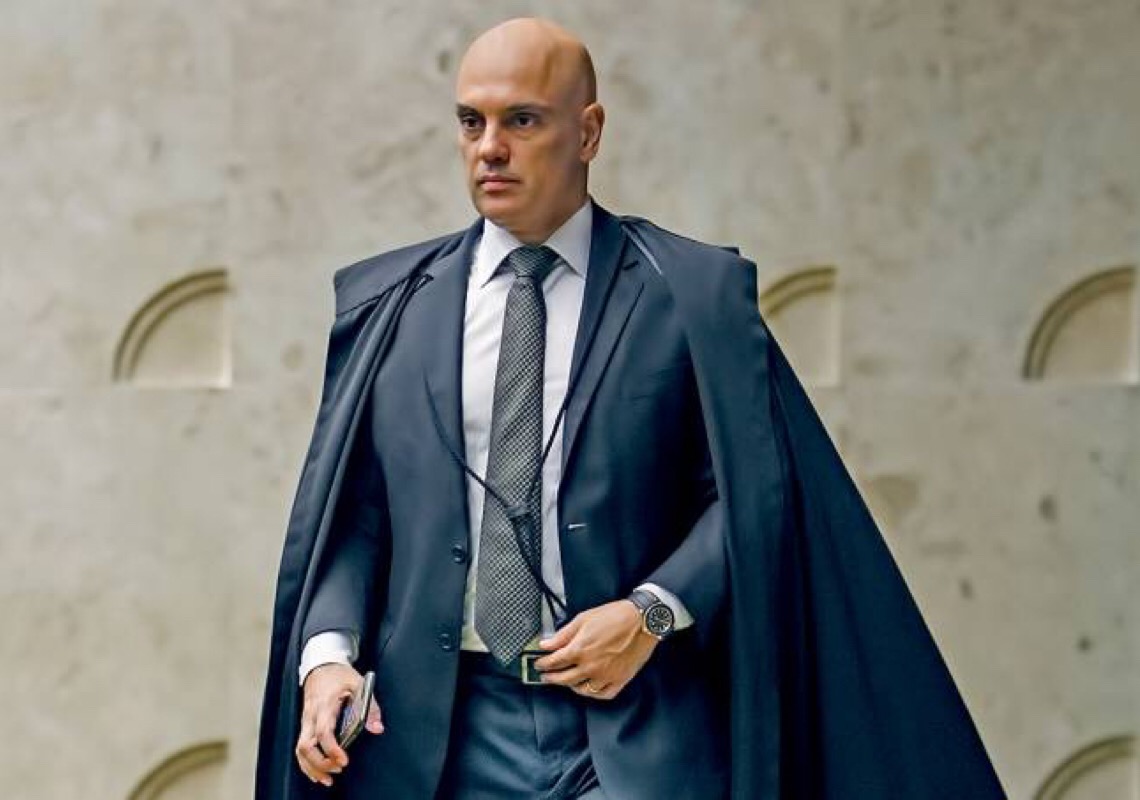 Jair Bolsonaro ataca, mas está nas mãos de Alexandre de Moraes