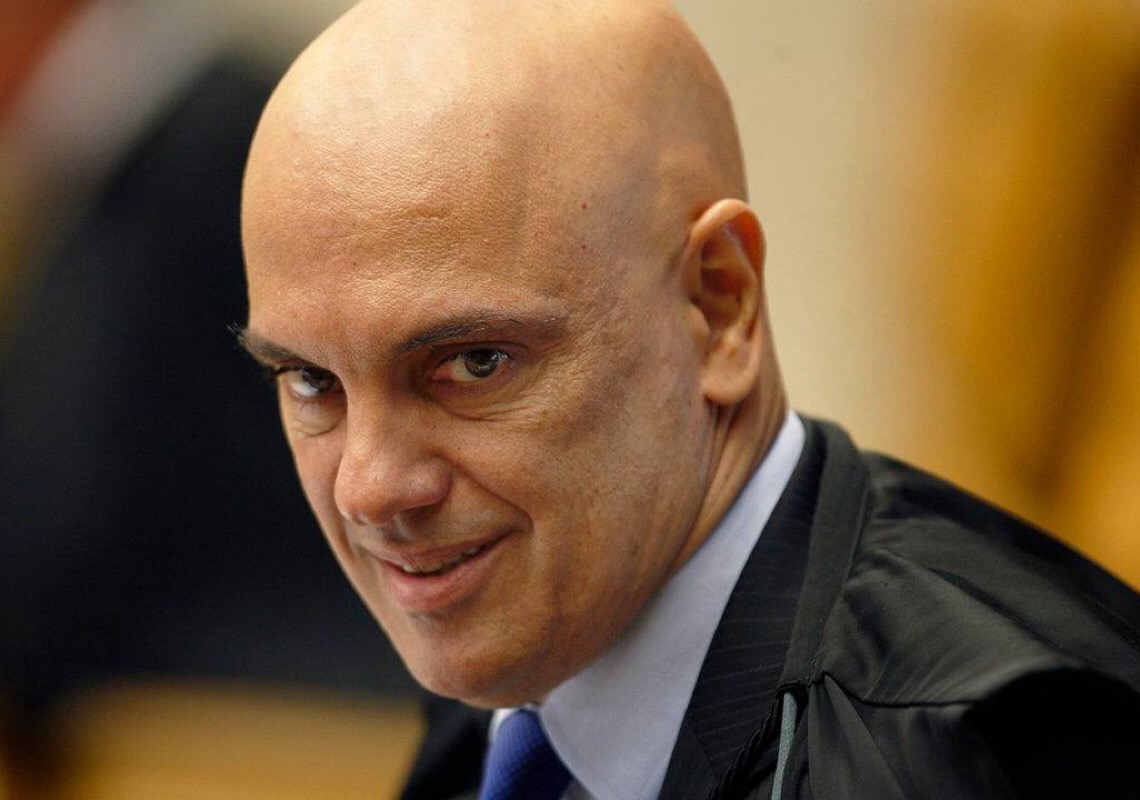 Alexandre de Moraes vai apurar afirmação de Weintraub sobre compra de casa por juiz do STF