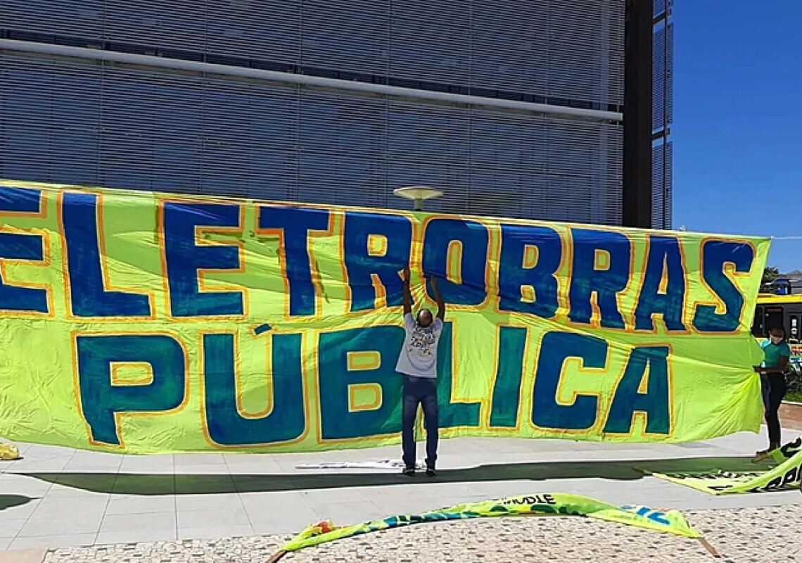 Eletricitários entram em greve em defesa da Eletrobras Pública e de direitos