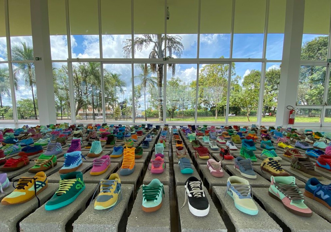 Espelho Labirinto exibe obras de 86 artistas brasileiros em Brasília