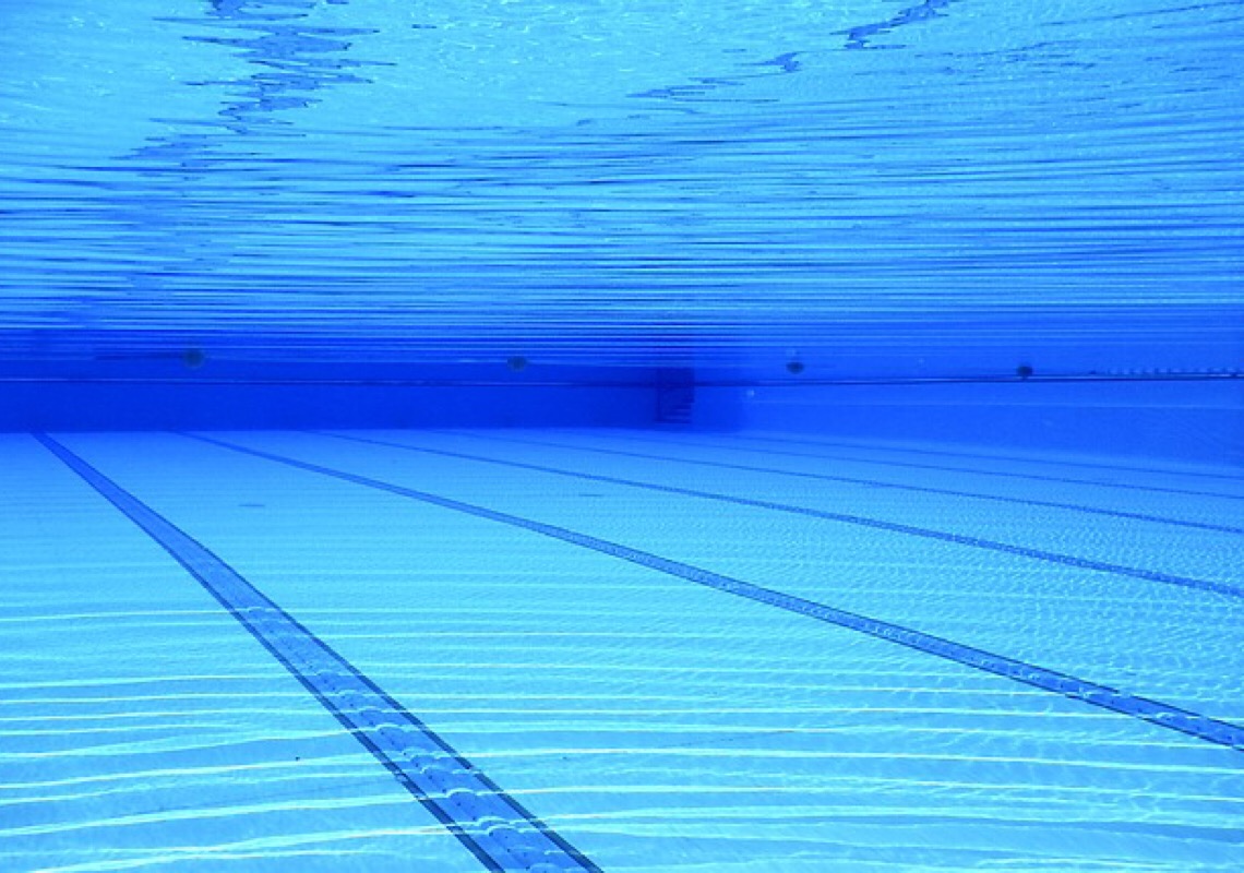 Maior risco de acidentes e afogamentos no verão reforça necessidade de manutenção em piscinas