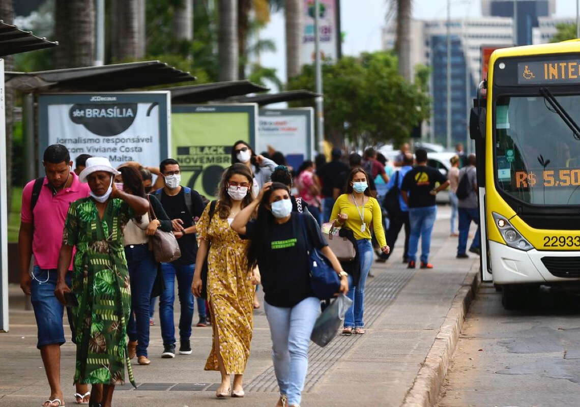Brasil tem 172 mil novos casos e 893 mortes por Covid-19, em 24 horas