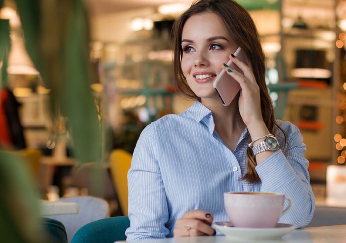 Tomar café e chá pode reduzir riscos de derrame e demência, diz estudo