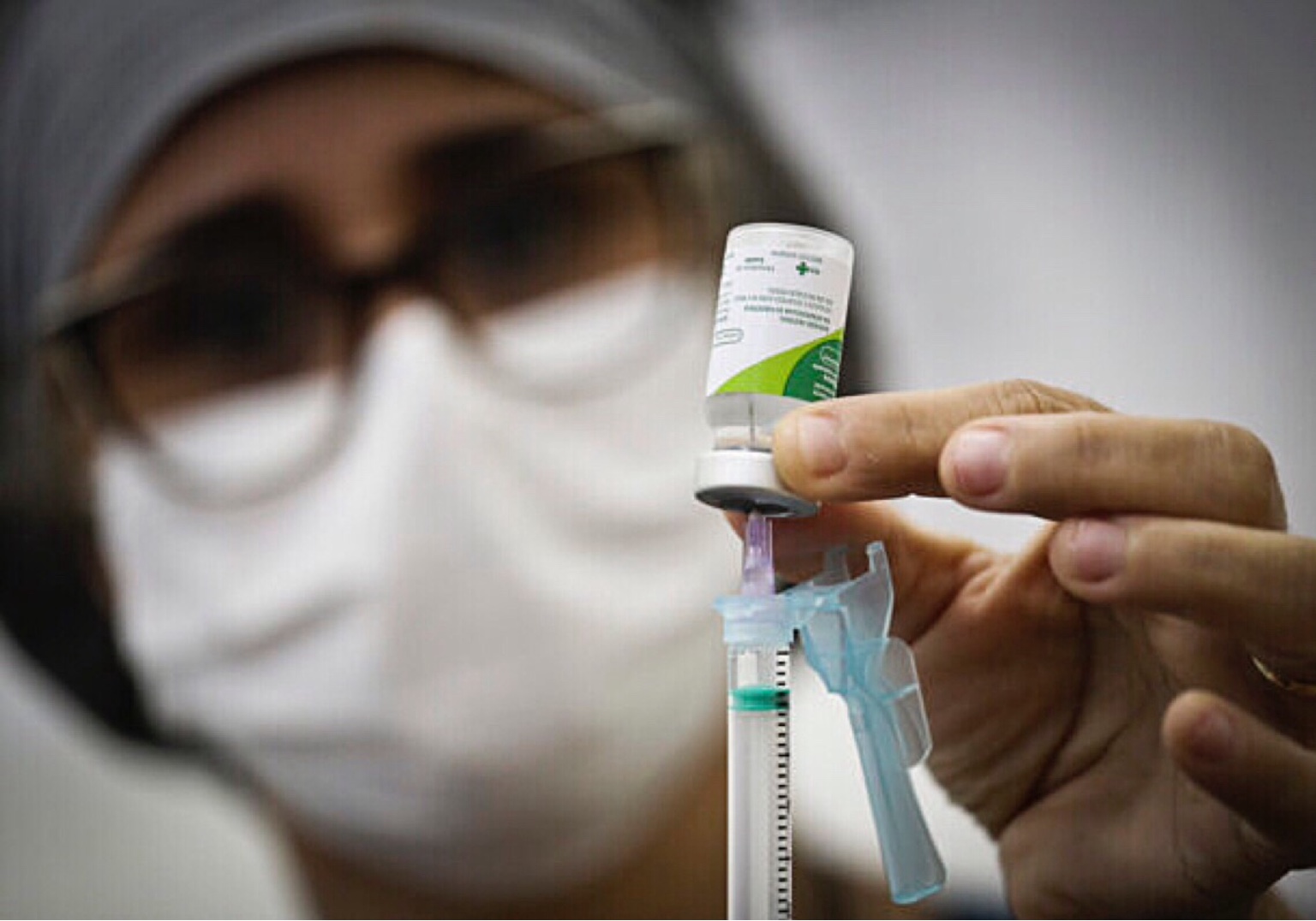 DF aguarda entrega de imunizantes para iniciar segunda dose reforço em idosos
