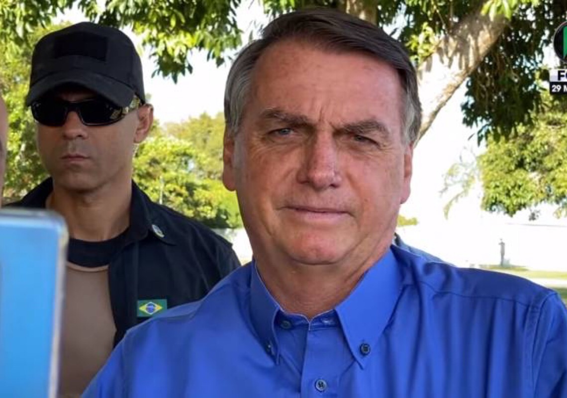 O raro general que bate de frente com Bolsonaro