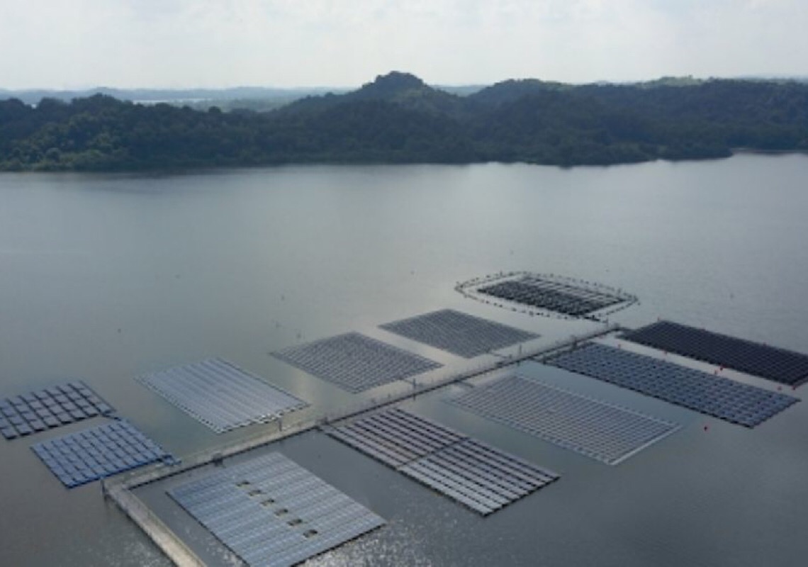 Leilão solar flutuante regista preço de energia mais baixo do mundo