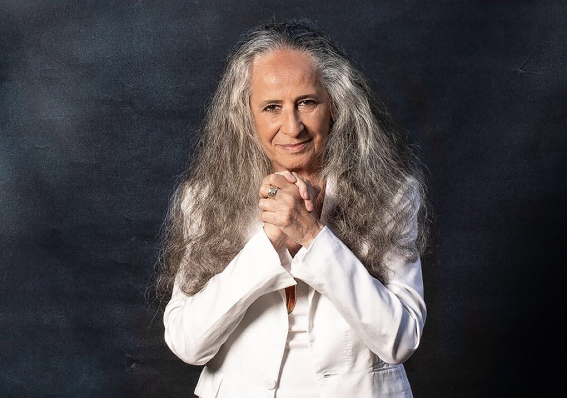 Em show comemorativo, Maria Bethânia acerta os anseios do público