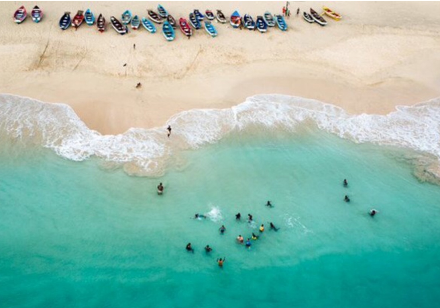 Cabo Verde reabre para turismo após vacinação maciça contra Covid-19