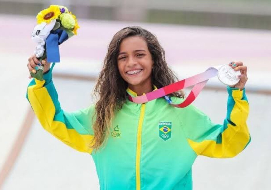 Rayssa Leal conquista ouro e sobe pela primeira vez no pódio do X-Games
