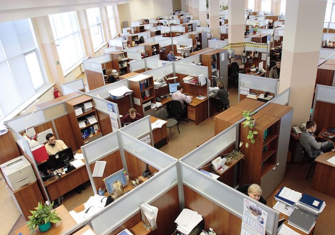Crise econômica gera êxodo de empresários para o exterior, diz especialista